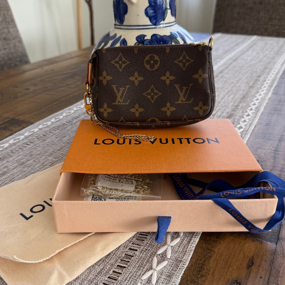 Louis Vuitton Mini Pochette